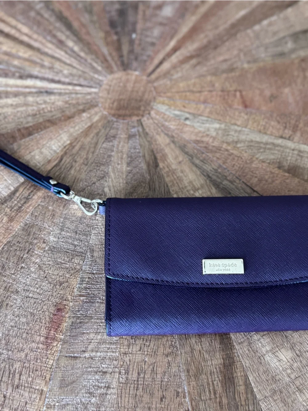 kate spade purple saffiano wristlet clutch with gold plaque